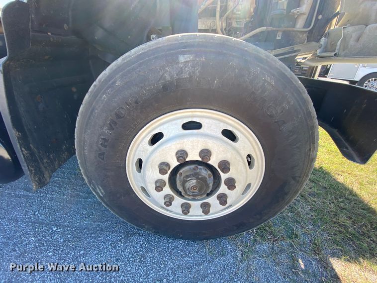 image for item HE9835 2004 Mack Granite  dump truck