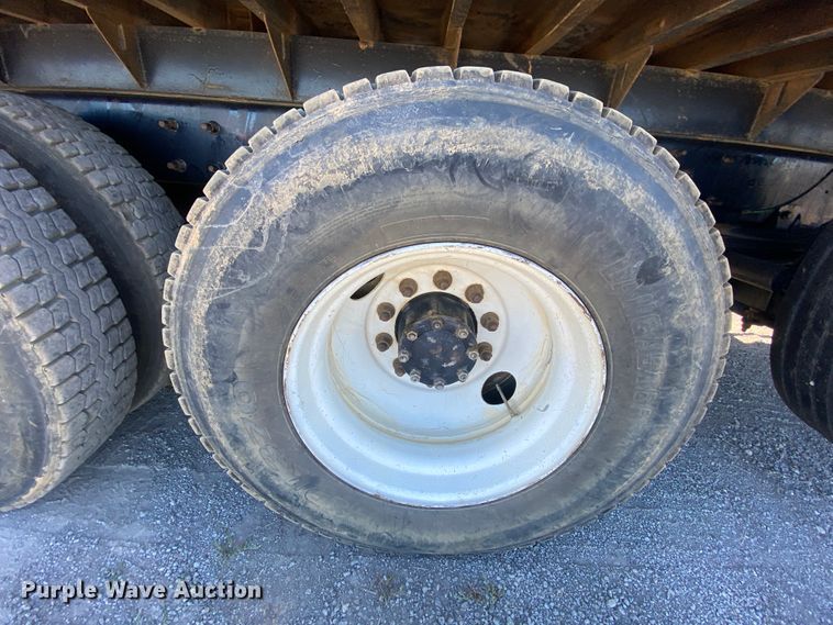 image for item HE9835 2004 Mack Granite  dump truck