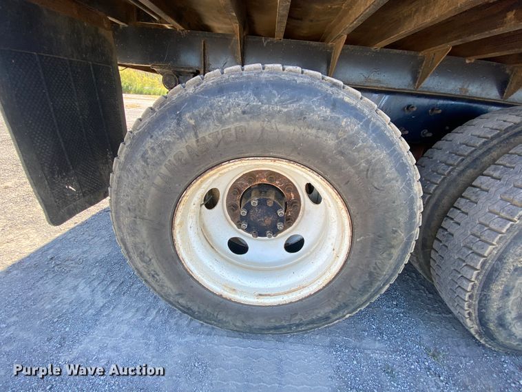 image for item HE9835 2004 Mack Granite  dump truck