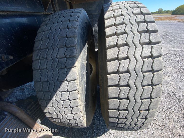 image for item HE9835 2004 Mack Granite  dump truck