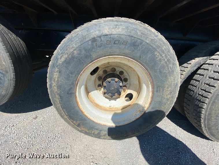 image for item HE9835 2004 Mack Granite  dump truck