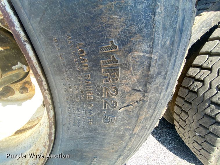 image for item HE9835 2004 Mack Granite  dump truck