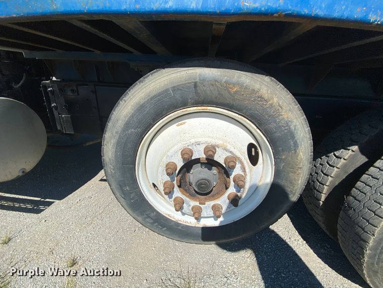 image for item HE9835 2004 Mack Granite  dump truck