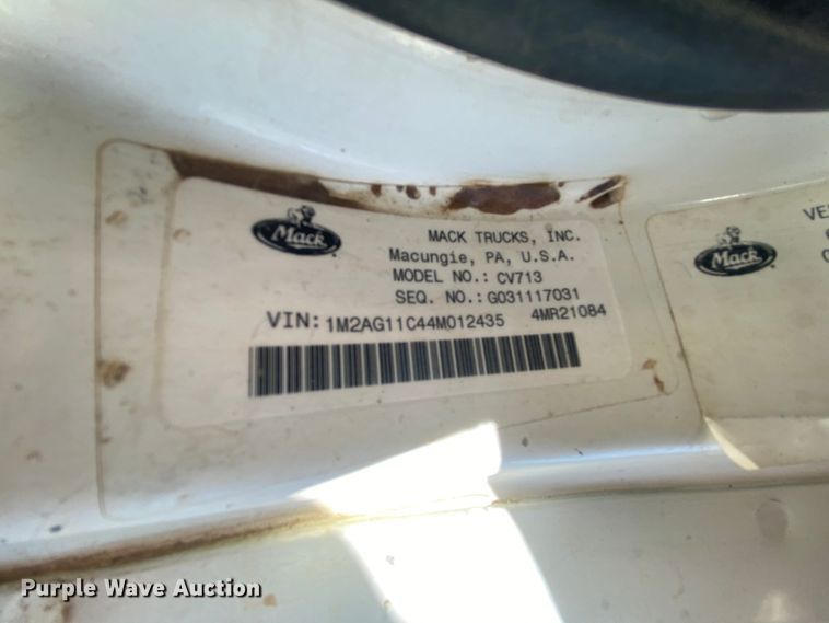 image for item HE9835 2004 Mack Granite  dump truck