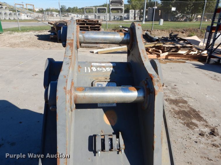 image for item HF9023 Rockland EB40 30"W excavator bucket