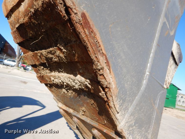 image for item HF9023 Rockland EB40 30"W excavator bucket