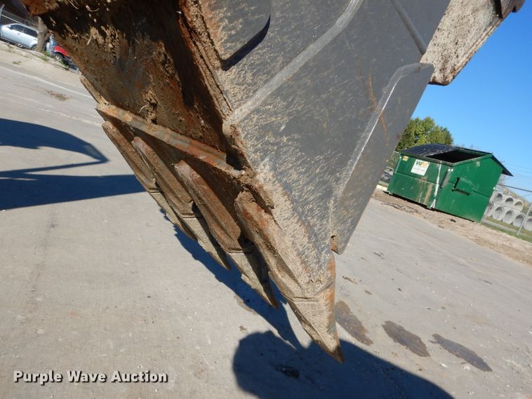 image for item HF9023 Rockland EB40 30"W excavator bucket