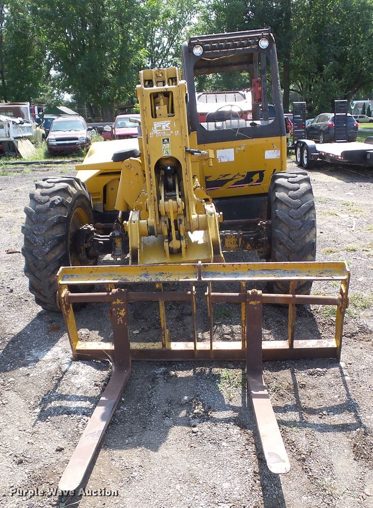 image for item HF9579 1998 Caterpillar TH82  telehandler
