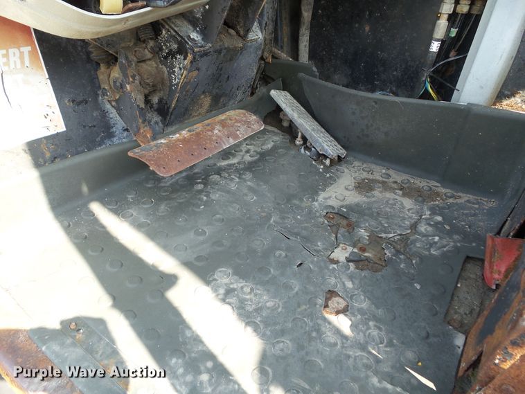 image for item HF9579 1998 Caterpillar TH82  telehandler