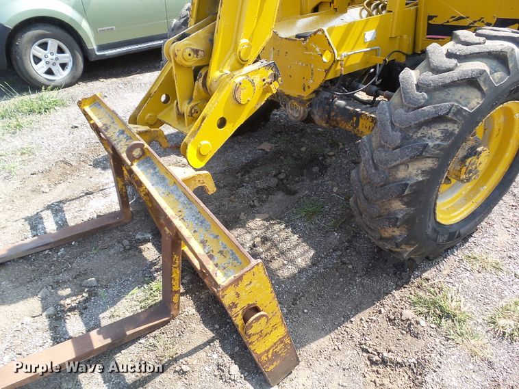 image for item HF9579 1998 Caterpillar TH82  telehandler