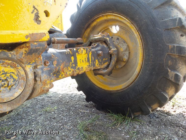 image for item HF9579 1998 Caterpillar TH82  telehandler