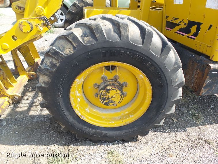 image for item HF9579 1998 Caterpillar TH82  telehandler