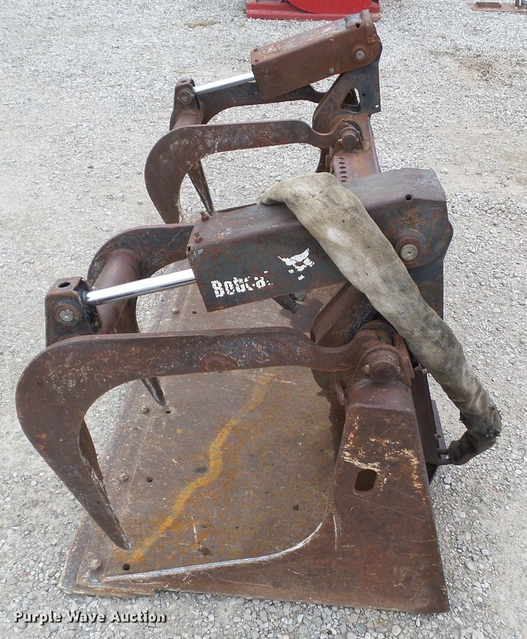 image for item HF9589 Bobcat 80"W skid steer grapple bucket