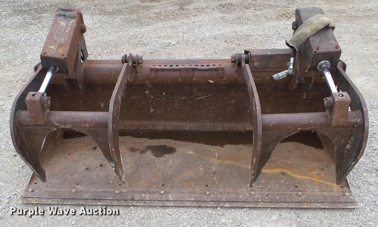 image for item HF9589 Bobcat 80"W skid steer grapple bucket