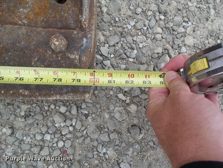 image for item HF9589 Bobcat 80"W skid steer grapple bucket