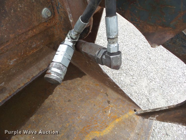 image for item HF9589 Bobcat 80"W skid steer grapple bucket