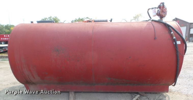 image for item HF9593 1,000 gallon fuel tank