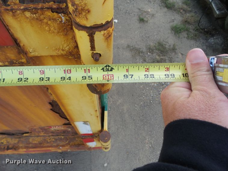 image for item HF9622 2010 IMT Refuse3J676127 refuse container loader