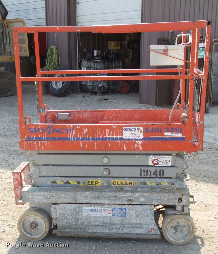 image for item HF9650 2009 Skyjack SJIII 3219  scissor lift