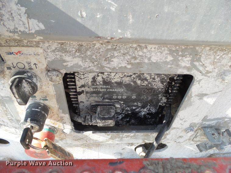 image for item HF9650 2009 Skyjack SJIII 3219  scissor lift