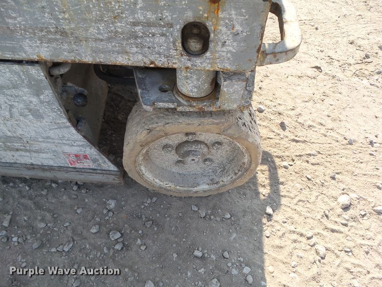 image for item HF9650 2009 Skyjack SJIII 3219  scissor lift