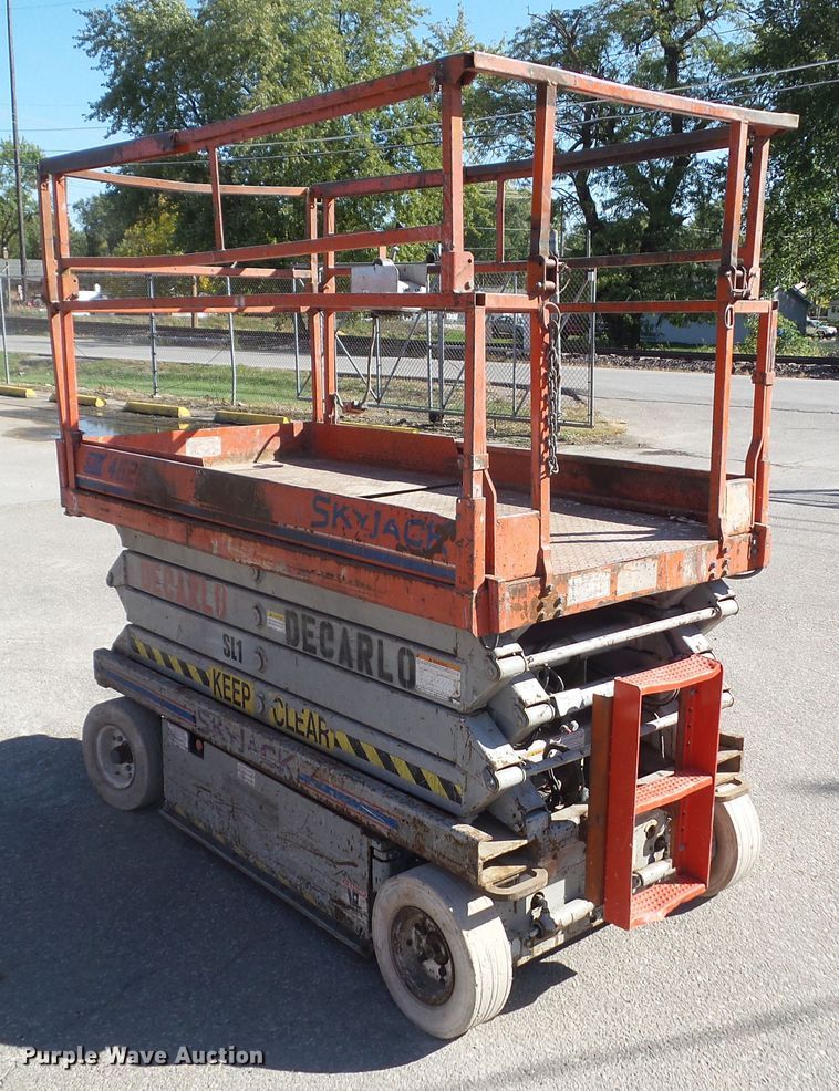 image for item HF9652 Skyjack SJIII 4626  scissor lift