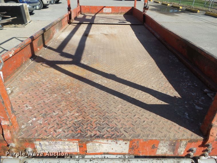 image for item HF9652 Skyjack SJIII 4626  scissor lift