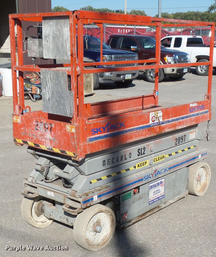 image for item HF9653 2008 Skyjack SJIII 3220  scissor lift