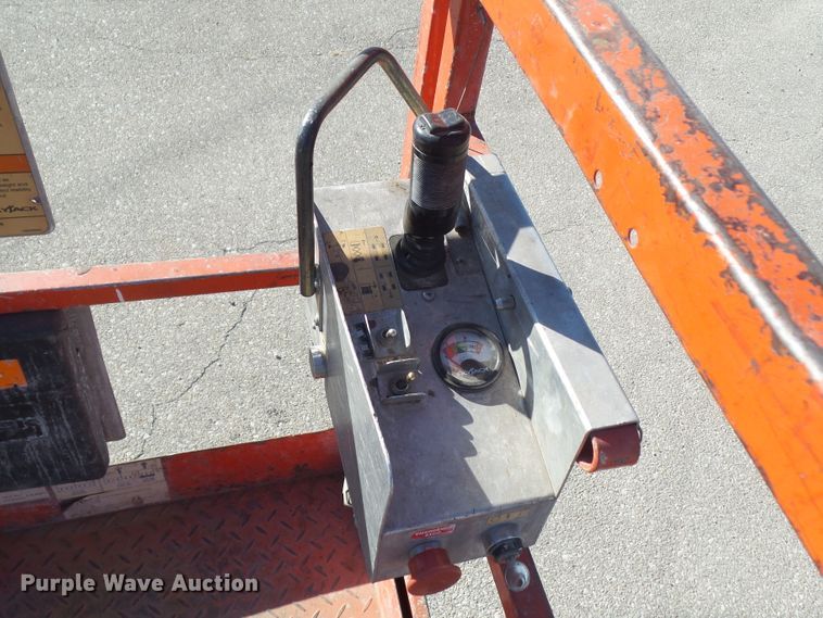 image for item HF9653 2008 Skyjack SJIII 3220  scissor lift