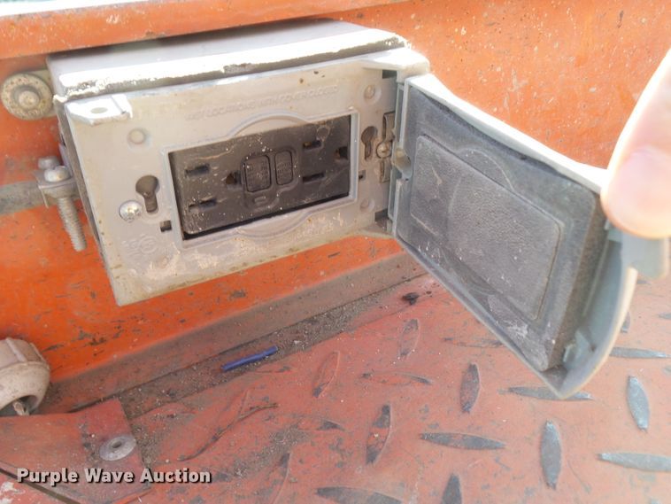 image for item HF9653 2008 Skyjack SJIII 3220  scissor lift