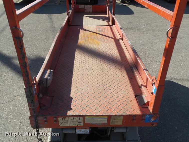 image for item HF9653 2008 Skyjack SJIII 3220  scissor lift