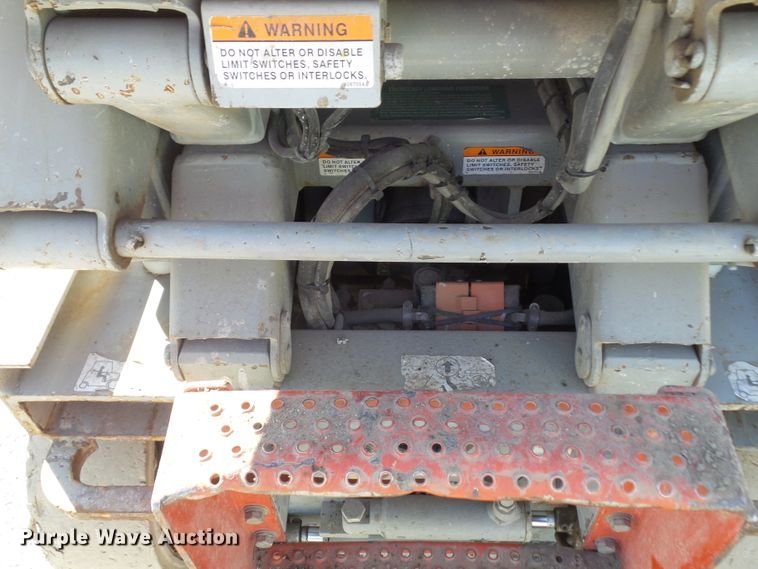 image for item HF9653 2008 Skyjack SJIII 3220  scissor lift