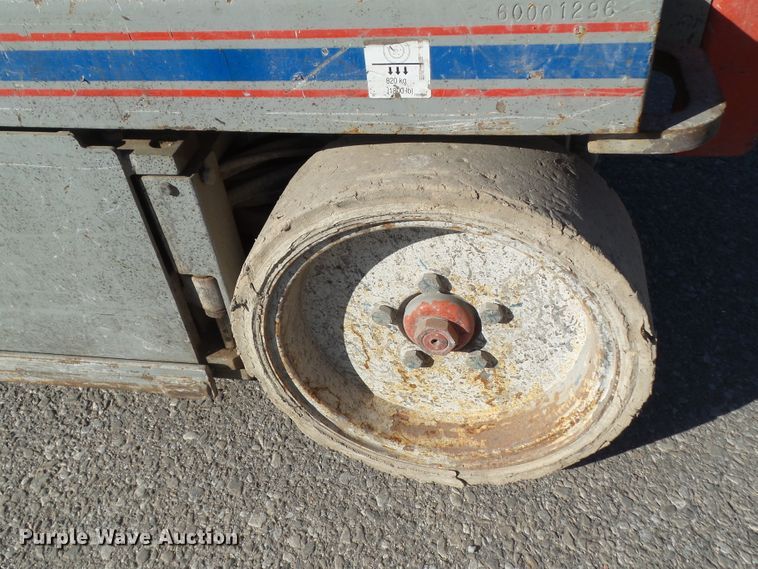 image for item HF9653 2008 Skyjack SJIII 3220  scissor lift