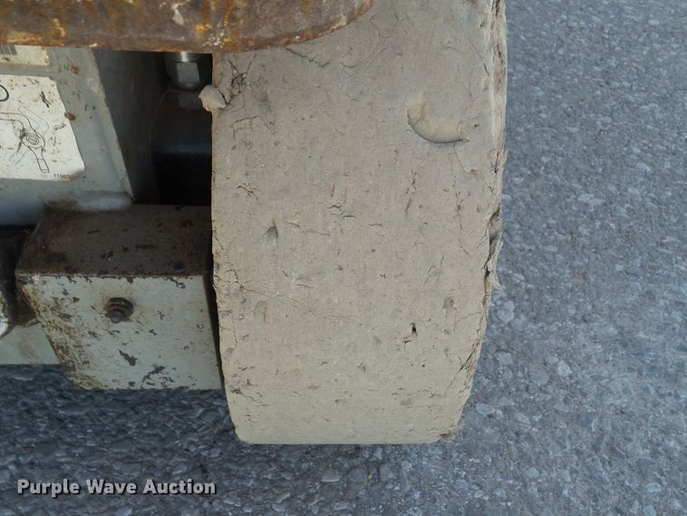 image for item HF9653 2008 Skyjack SJIII 3220  scissor lift