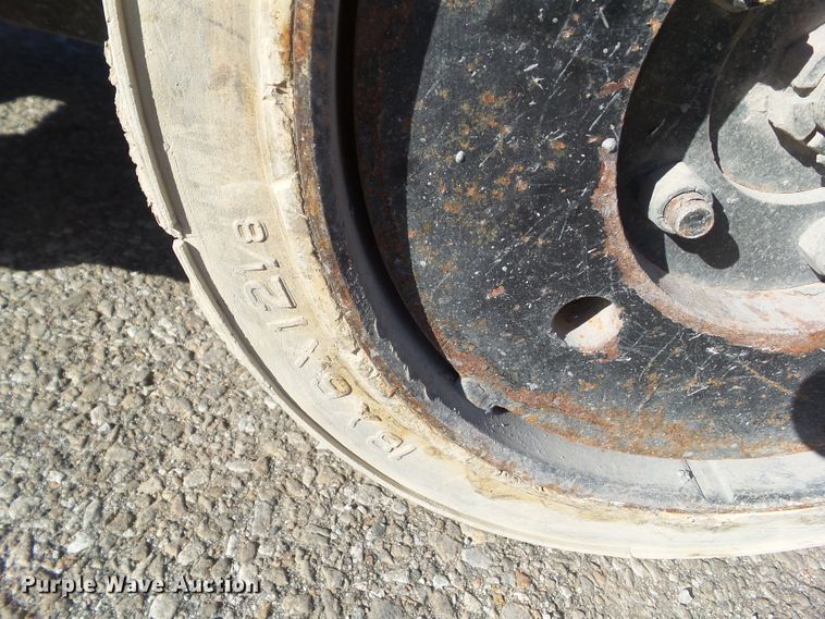 image for item HF9654 2013 National 5625 floor scraper