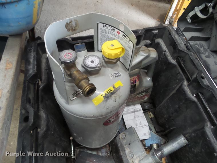 image for item HF9654 2013 National 5625 floor scraper