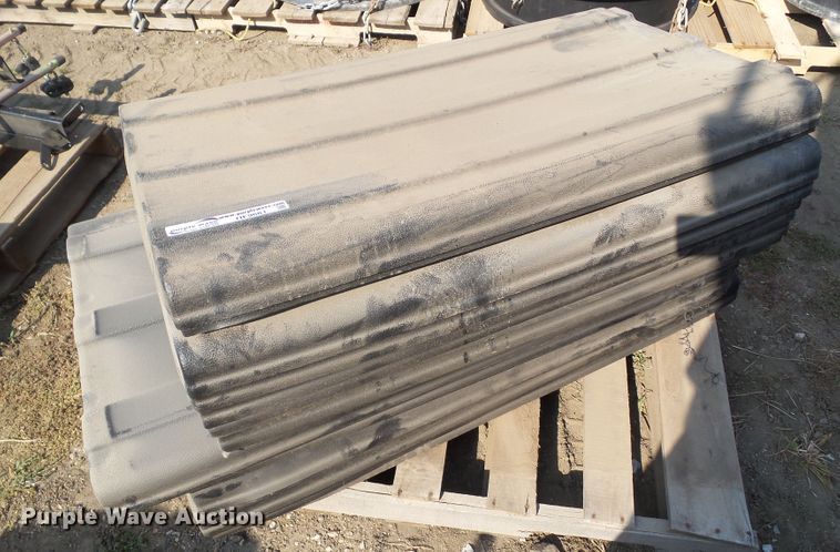 image for item HF9661 Approximately 18 truck fenders
