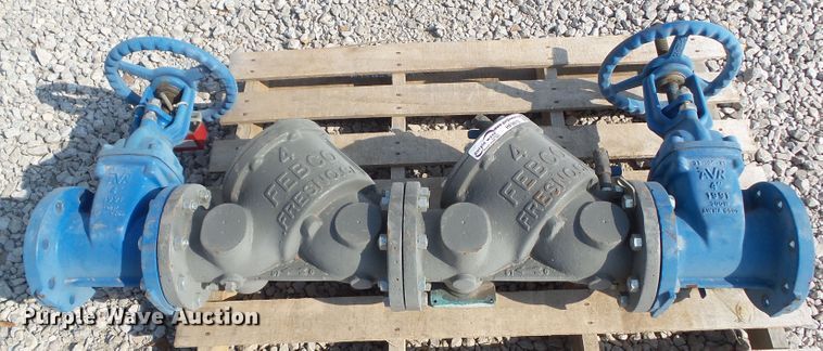 image for item HF9661 Approximately 18 truck fenders