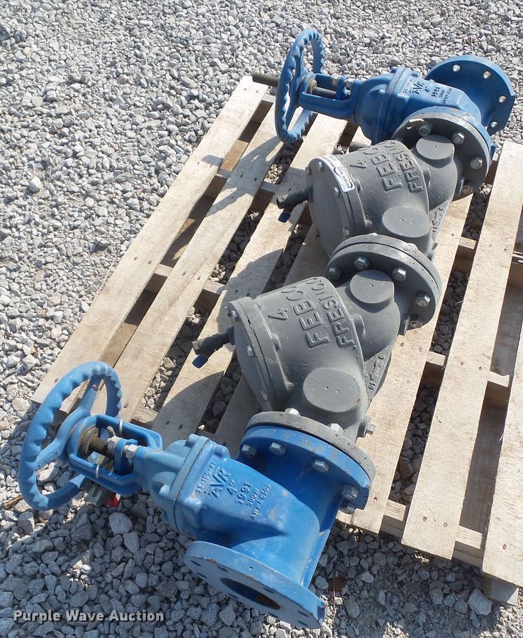 image for item HF9661 Approximately 18 truck fenders