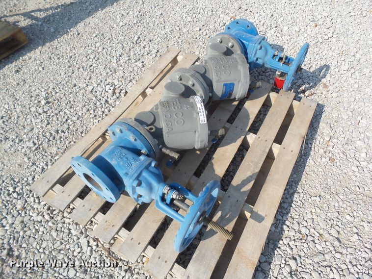 image for item HF9661 Approximately 18 truck fenders