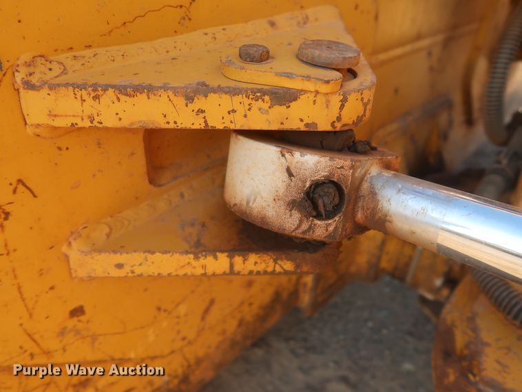 image for item HJ9430 2006 Caterpillar D5G  dozer