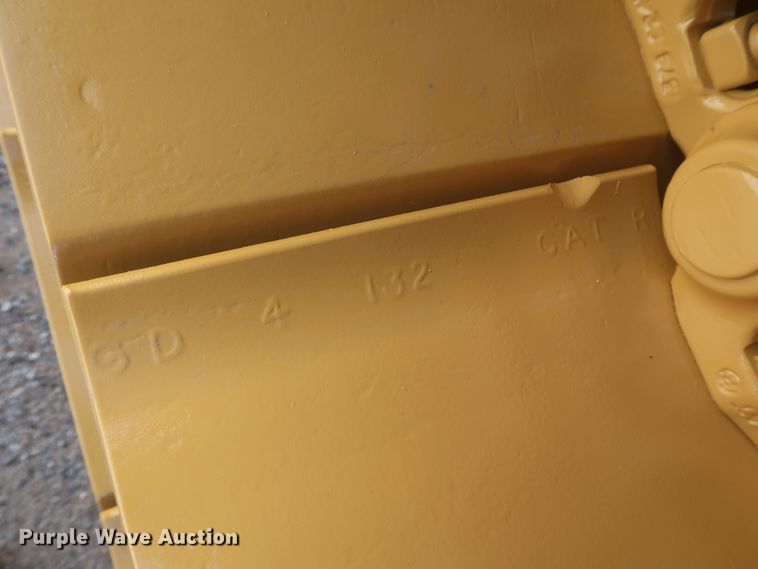 image for item HJ9440 Caterpillar D6T dozer tracks