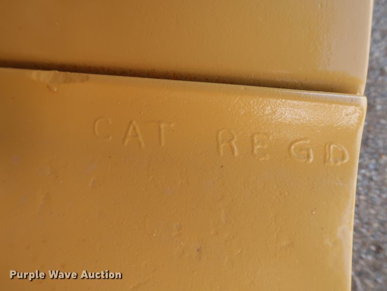 image for item HJ9440 Caterpillar D6T dozer tracks