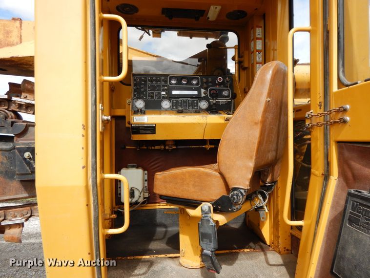 image for item HJ9722 1998 Vermeer T755 Commander  trencher