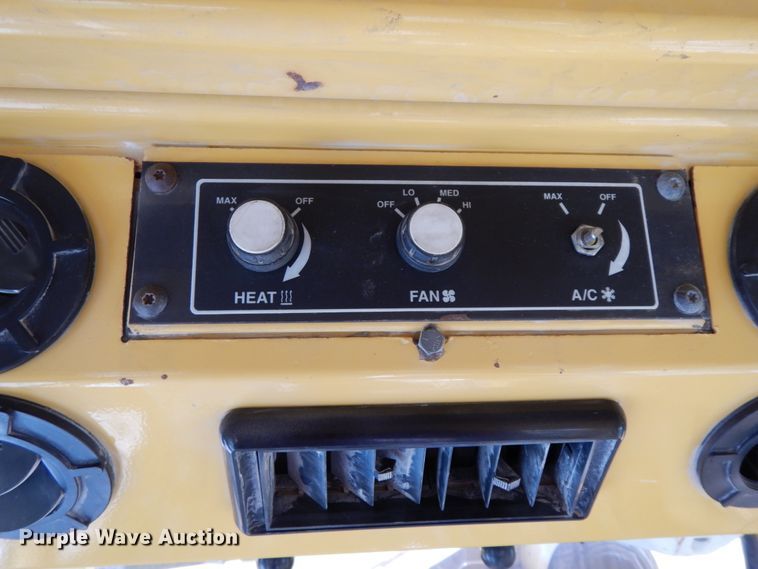 image for item HJ9722 1998 Vermeer T755 Commander  trencher