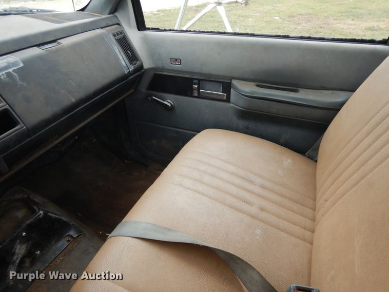 image for item HN9280 1992 GMC TopKick C5500  flatbed truck