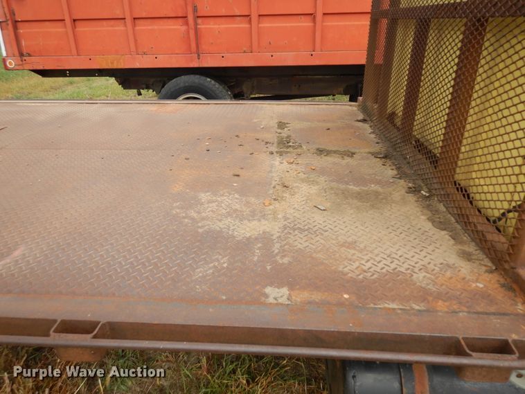 image for item HN9280 1992 GMC TopKick C5500  flatbed truck