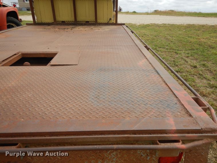 image for item HN9280 1992 GMC TopKick C5500  flatbed truck