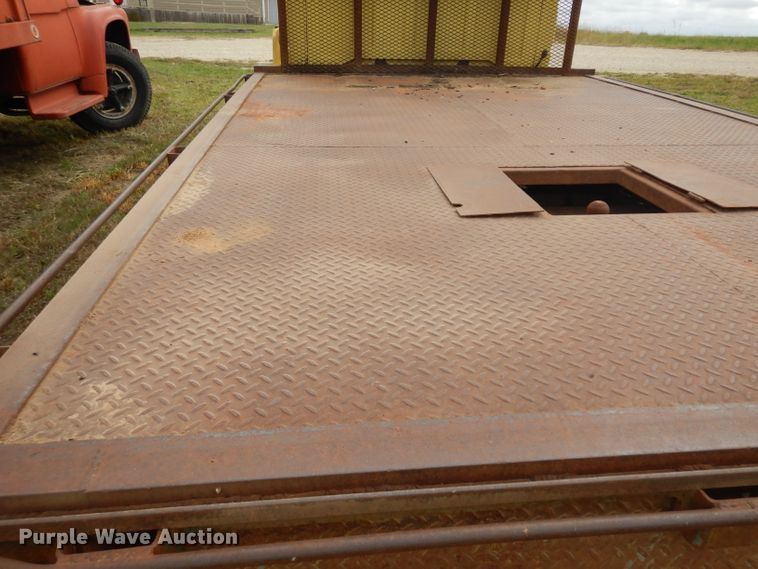 image for item HN9280 1992 GMC TopKick C5500  flatbed truck