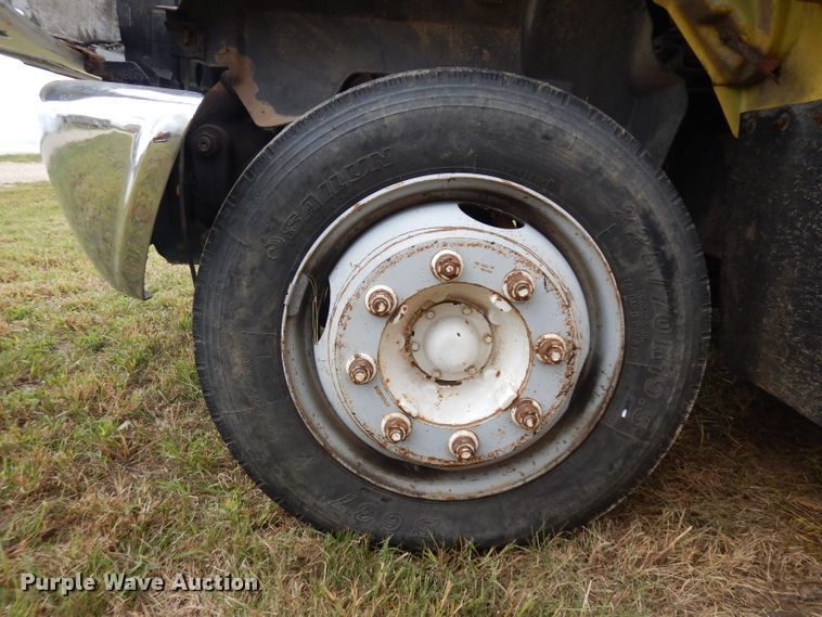 image for item HN9280 1992 GMC TopKick C5500  flatbed truck